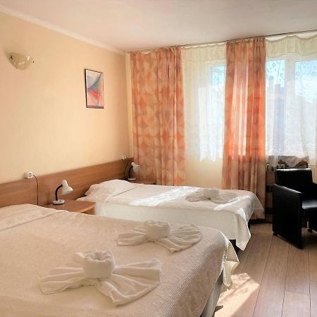 בורגאס Family Hotel Central מראה חיצוני תמונה