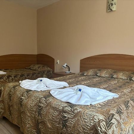 בורגאס Family Hotel Central מראה חיצוני תמונה