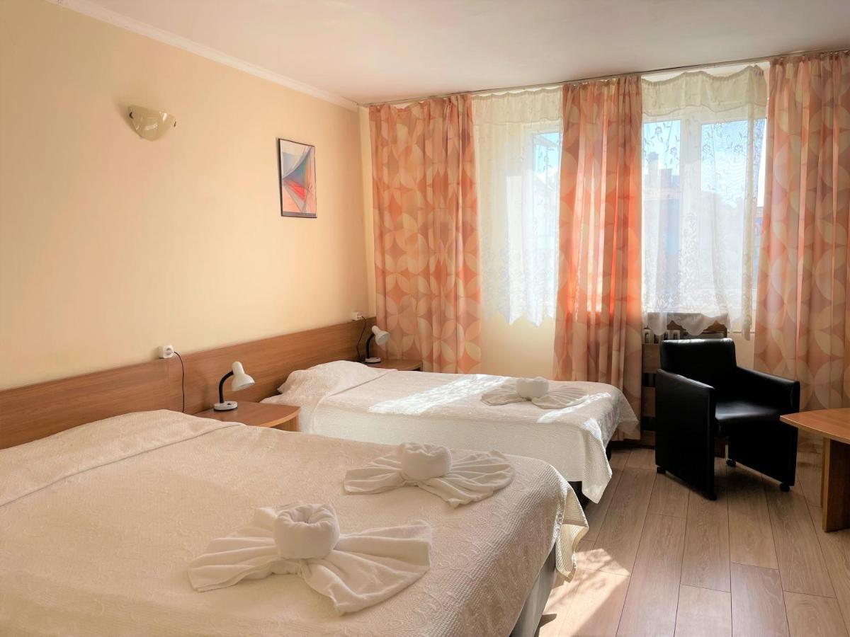 בורגאס Family Hotel Central מראה חיצוני תמונה