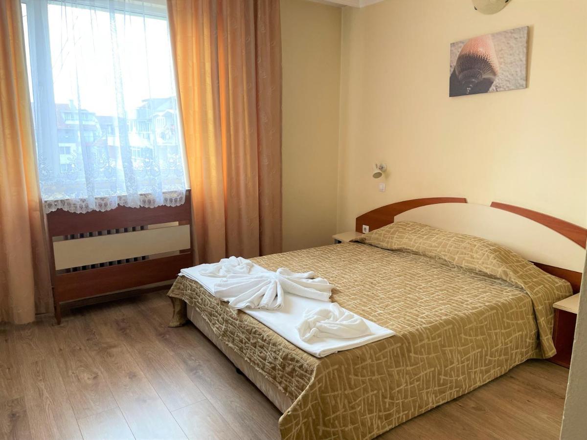 בורגאס Family Hotel Central מראה חיצוני תמונה