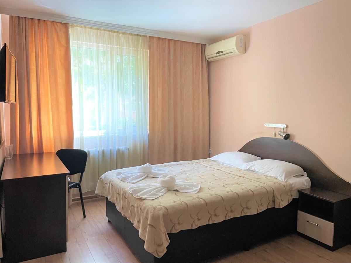 בורגאס Family Hotel Central מראה חיצוני תמונה
