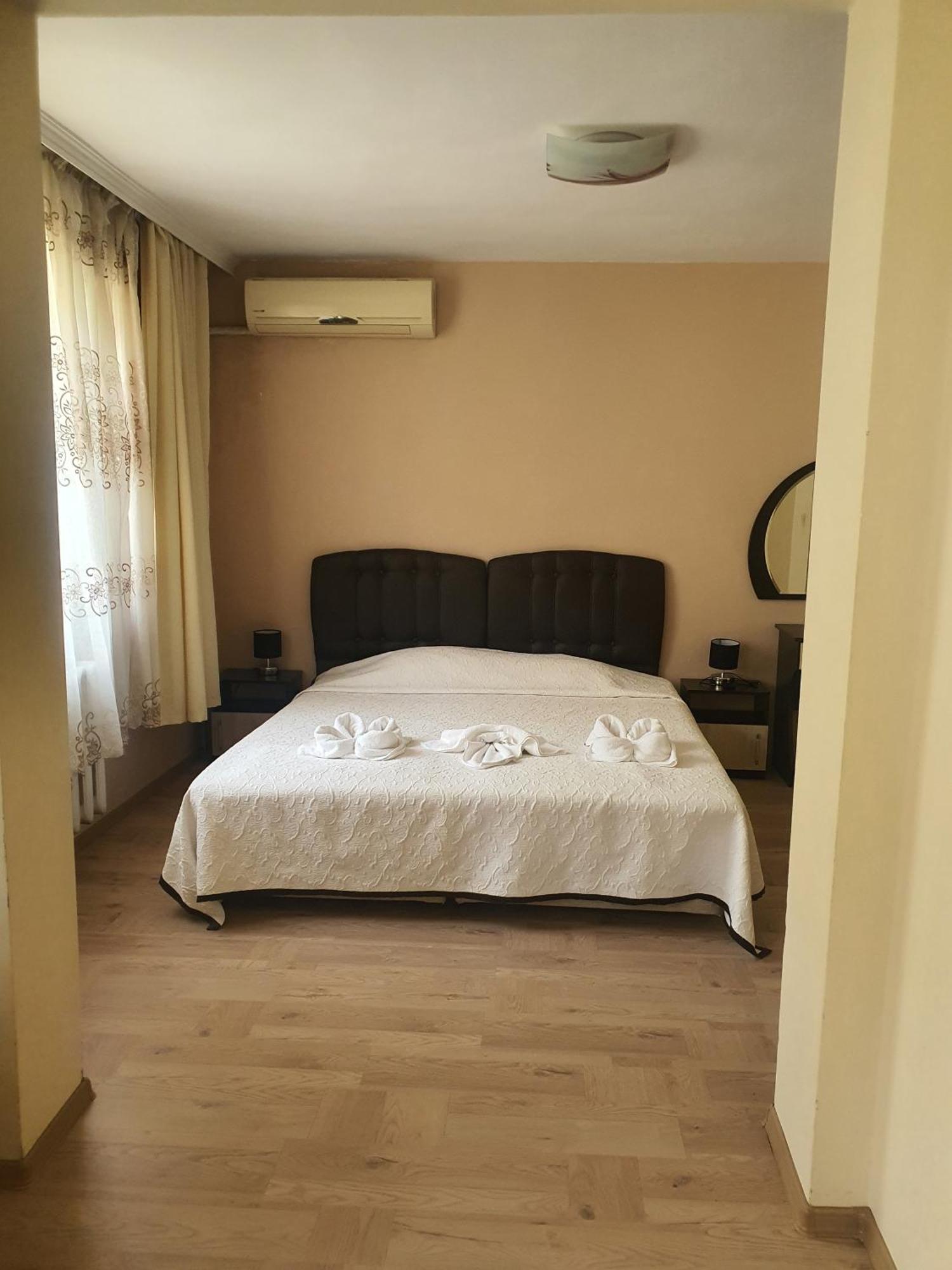 בורגאס Family Hotel Central מראה חיצוני תמונה