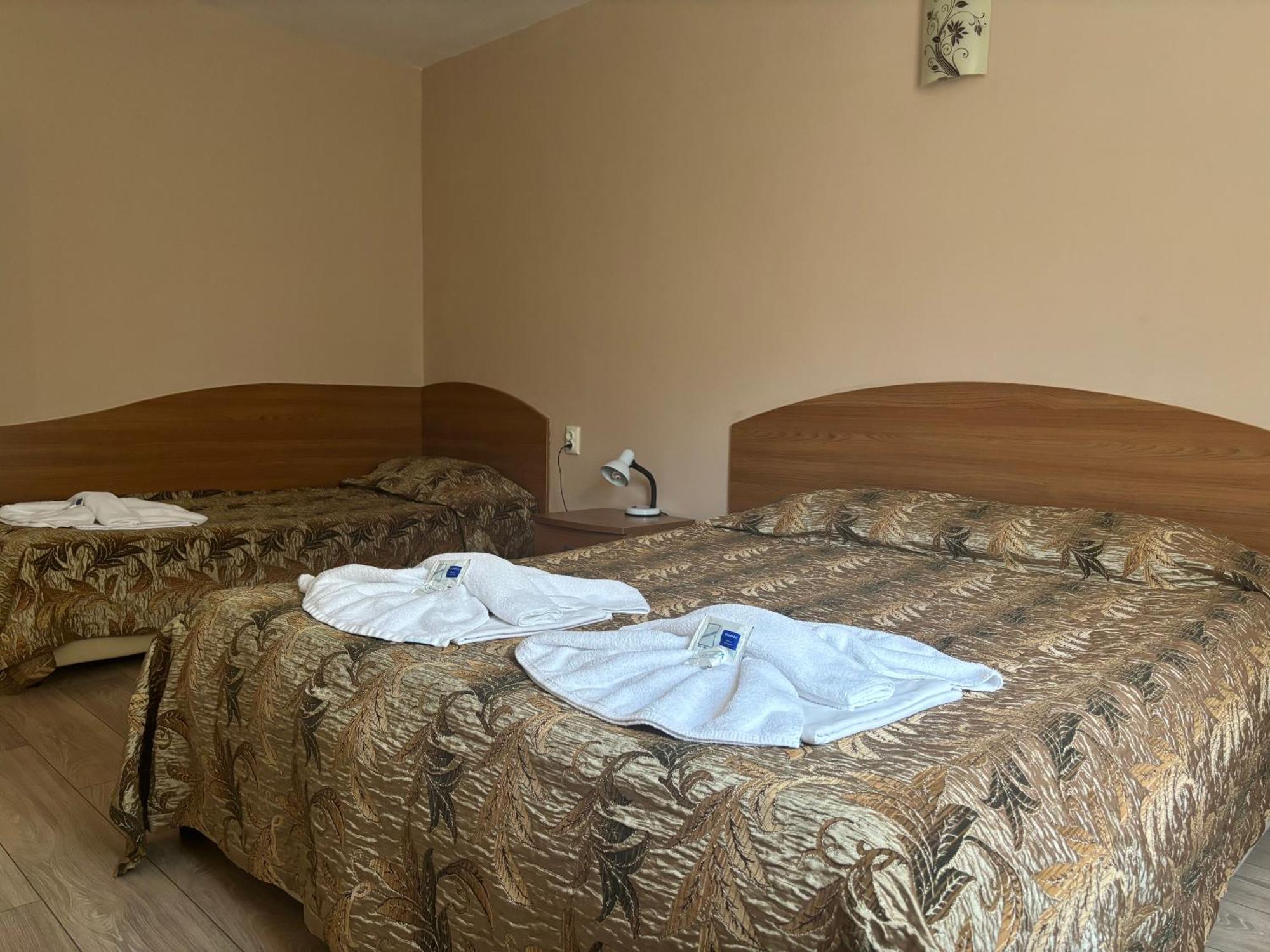 בורגאס Family Hotel Central מראה חיצוני תמונה