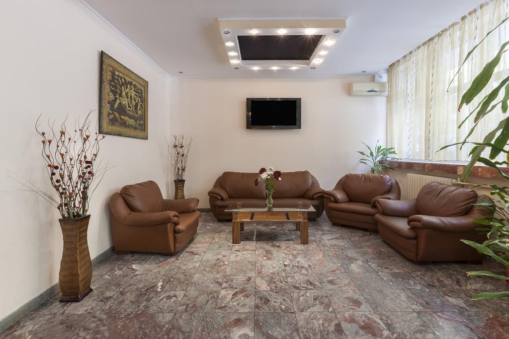 בורגאס Family Hotel Central מראה חיצוני תמונה