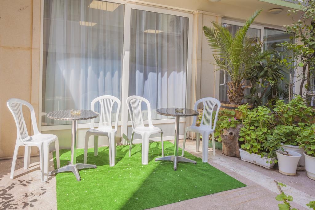 בורגאס Family Hotel Central מראה חיצוני תמונה